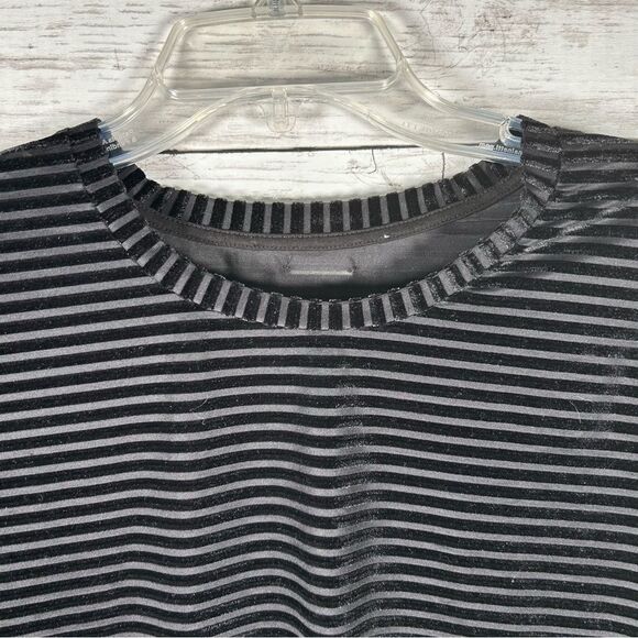 Michael Kors Velvet Shadow Stripe Bell Black Sleeve Top M - Picture 3 of 6